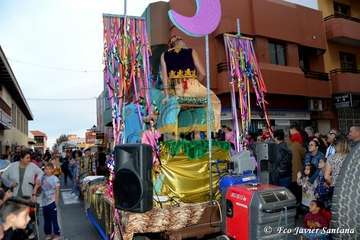 La Cabalgata Real recorre la zona comercial de Los Llanos de Telde (Foto Antonio Alí y Francisco Javier Santana)